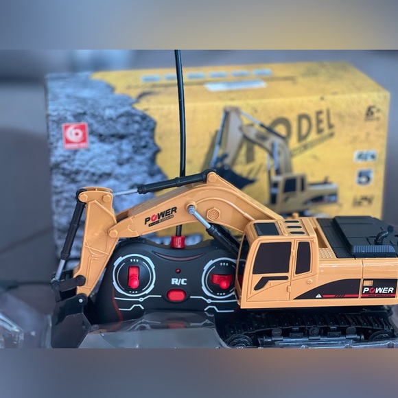 RC Excavator Plastic Backhoe Remote Control Digger Kids Hobby Toys NIB - Picture 7 of 12